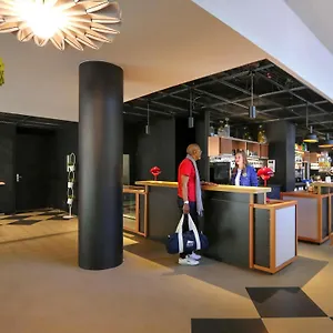 Ibis Bercy Village מלון